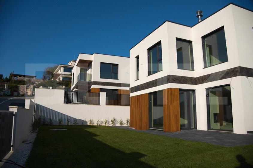 Vila Smart Home, tamplarie casa pasiva, jaluzele ascunse, semineu, sauna.
