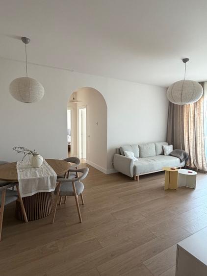 Proprietar — închiriez apartament cu 2 camere, 2 băi, terasă și grădină