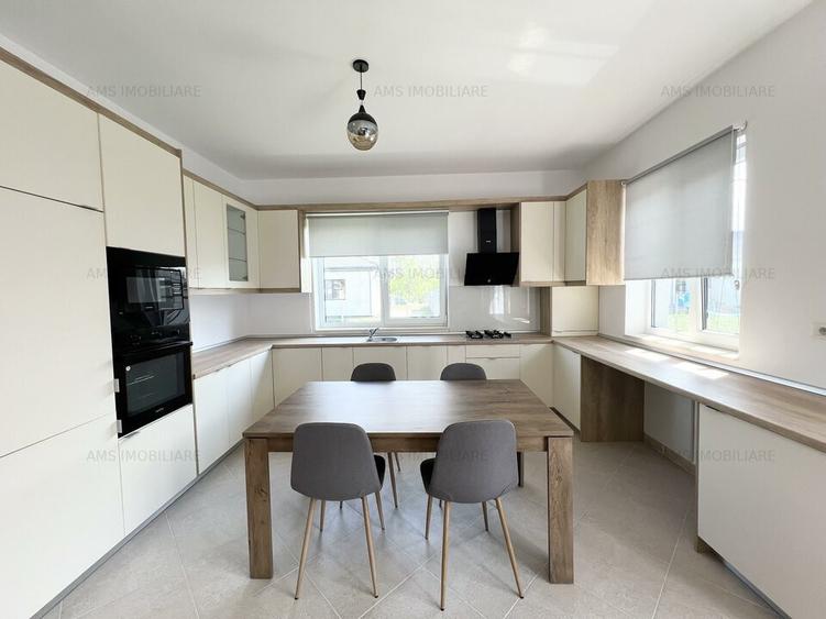 SUPERB / GRADINA GENEROASA / LOC PARCARE