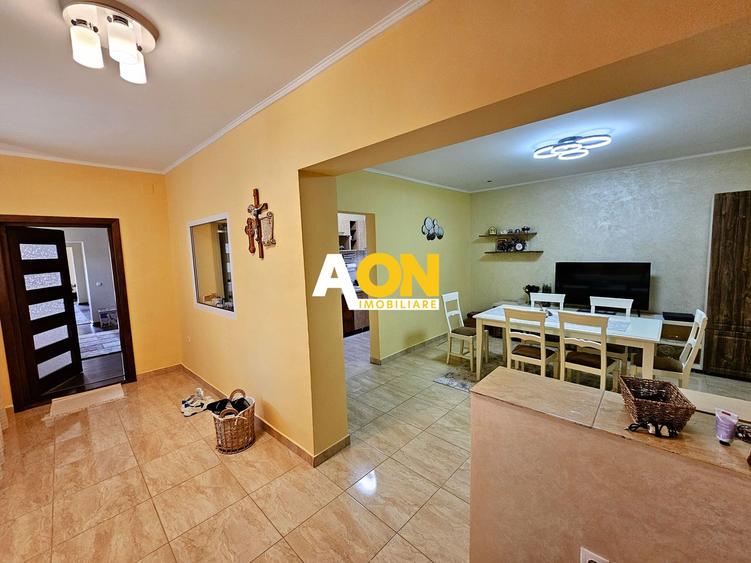 Casa renovata, 4 camere, 2 terase, mobilata, utilata, 568 mp teren