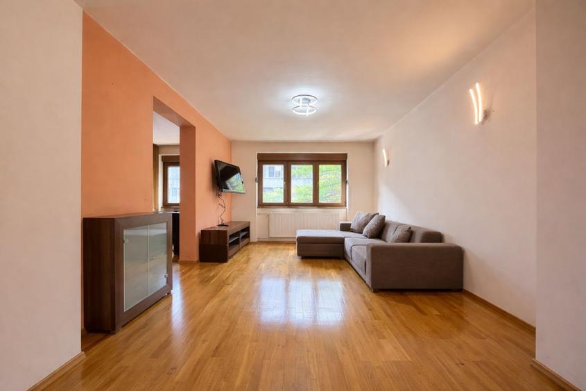 Apartament 4 camere de vânzare – zona Medicina, etaj 1, cu garaj înscris în CF