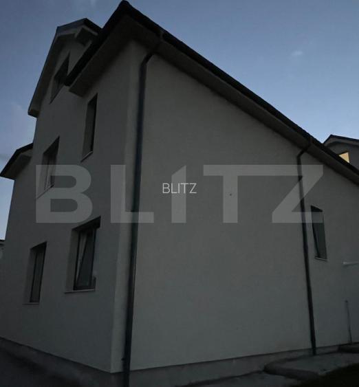Oportunitate! Vilă la doar 199.000euro, 190mp utili, stradă privată! - 2
