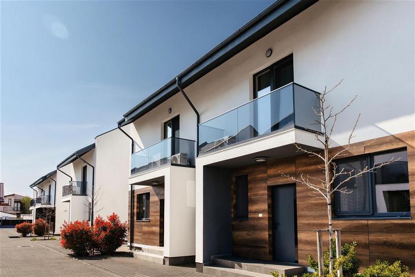Modern Villa Otopeni  Close Compound