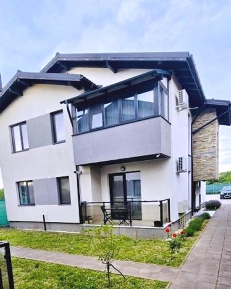 Proprietar inchiriez apartament complet mobilat si utilat, la prima chirie
