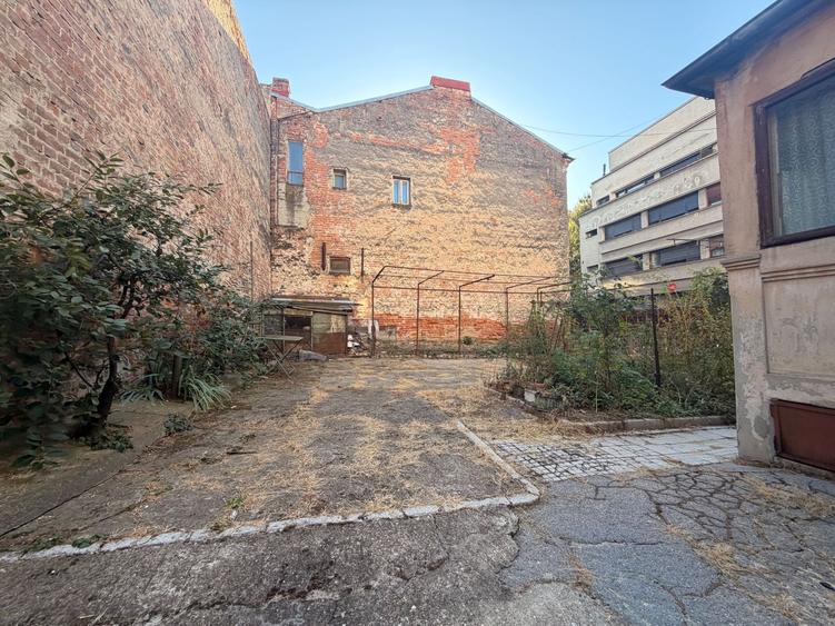 OPORTUNITATE RARA | CURTE LIBERA | ZONA CENTRALA