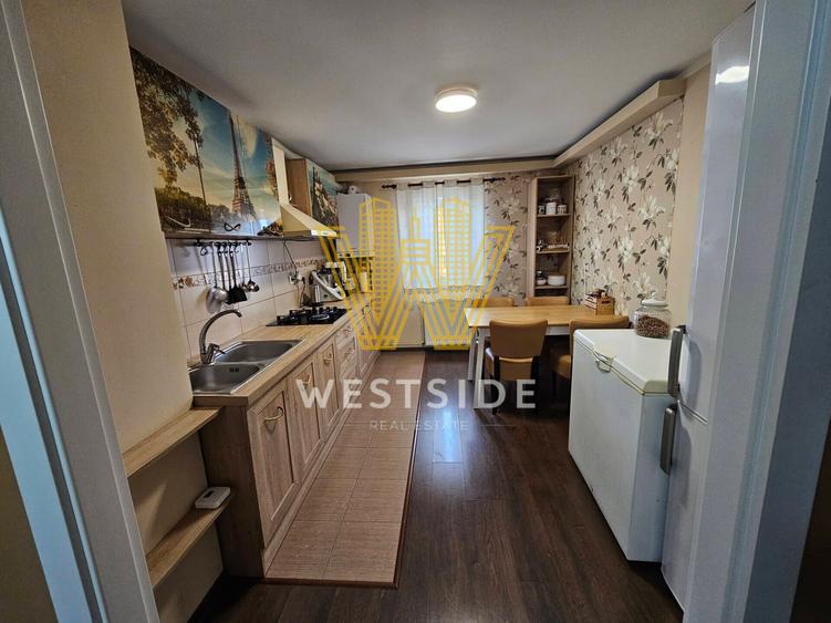 Apartament cu 3 camere, de vanzare, Calea Lipovei