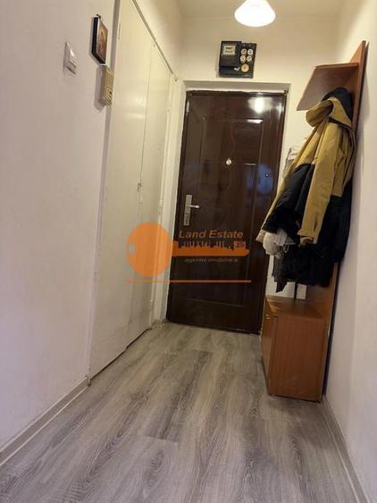 Apartament cu 3 camere zona Tineretului