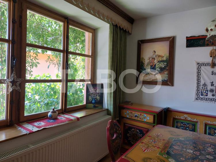 Casa saseasca P+1E+M 216 mpu curte libera 175 mp Cisnadioara
