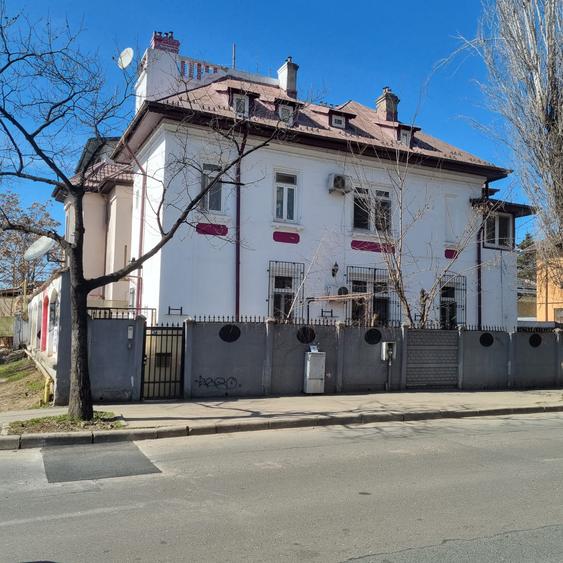 COMISION 0% BARBU VACARESCU STRADAL VILA D+P+ET+M+TERASA SI GARAJ CURTE LIBERA