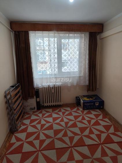 Propietar Vand apartament 3 Camere, Decomandate, Baie cu geam, 64m2 , Mazepa  - 10
