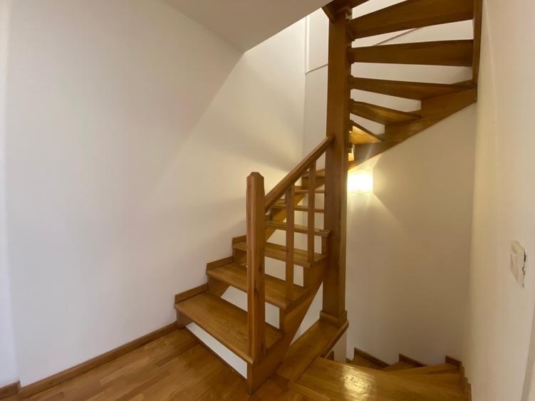 Lovely villa for rent for residential use or office space