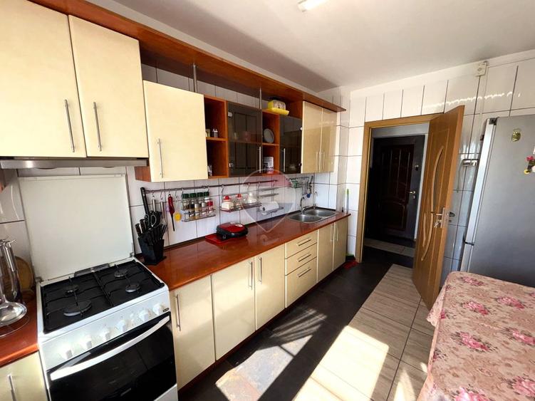 3 camere, balcon | 62,77 mp | Lumină naturală | Tâmplărie PVC termopan