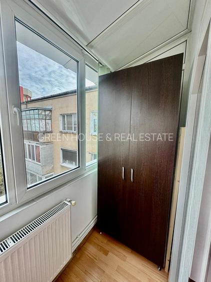 Apartament 2 camere,zona 1Decembrie - 8