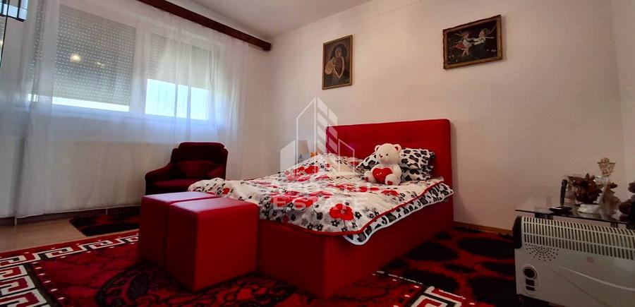 Casa de vanzare in Ineu formata din 2 cladiri