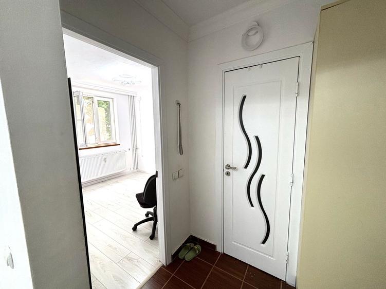 Apartament 3 camere Ozana – etaj 1, parcare inclusă, pet friendly, semi-mobilat