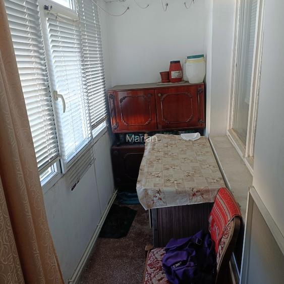 Vând apartament cu doua camere decomandate în Micro 13B  - 8
