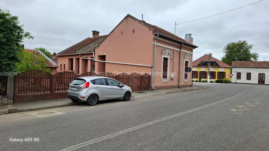 Casa de vanzare  - Ilia, str. Traian , nr. 2 - 2