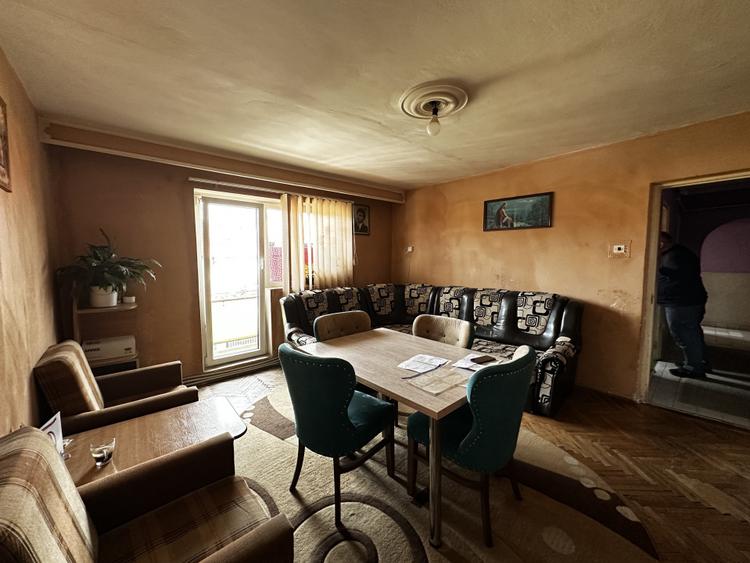 Apartament 3 Camere Vanzare CETATE Flanco Etaj 1, Nefinisat, Centrala Termopane