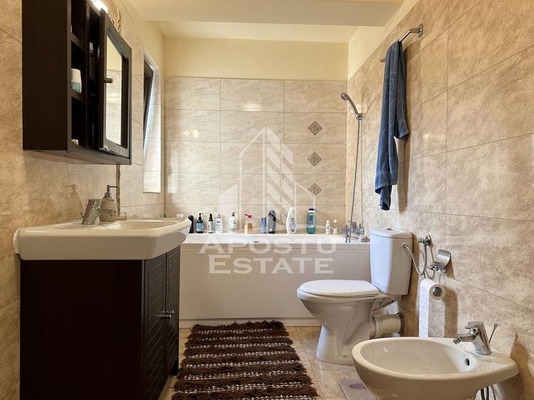 Jumatate de duplex cu 4 camere de vanzare, Dumbravita Timis
