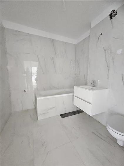 Apartament cu 2 camere et 2 la Skyline City amenajat cu parcare
