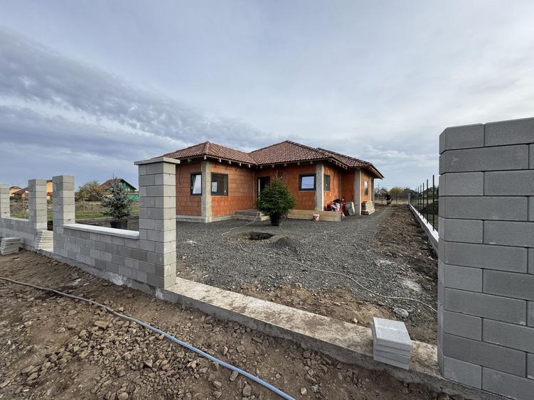 Individuala Parter Becicherecu Mic, Zona Semicentrala,4 Camere,Teren 800 mp