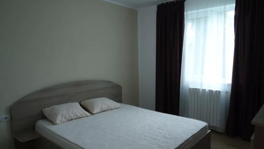 Apartament 2 camere, etaj 2, centrala gaz, zona Tomis I - Spital