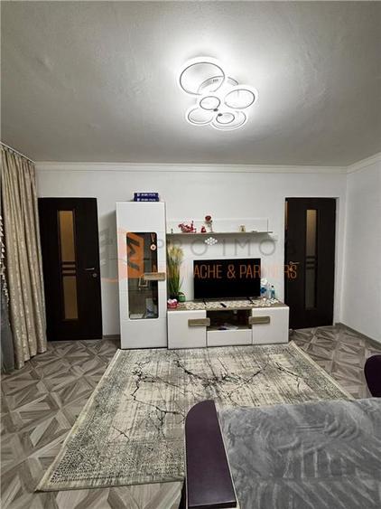 Apartament 2 camere cf 2 semidecomandat zona Micro 14