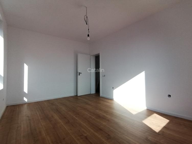 Casa 4 camere drum asfaltat toate utilitatile vatra veche central - 8