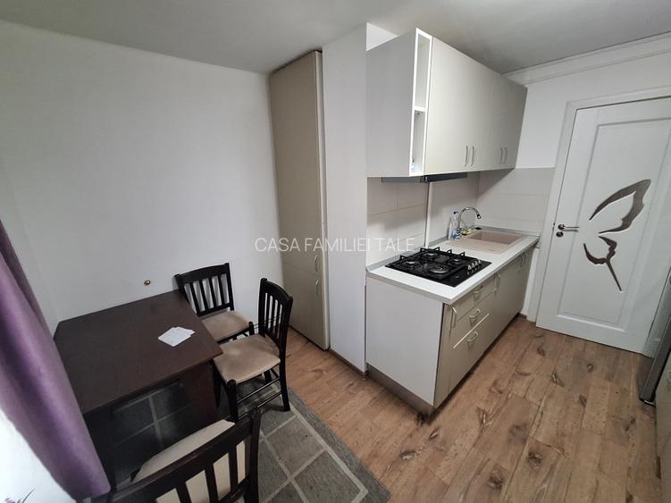 Ap.cu 2 camere decomandate cu centrala proprie+ garaj.Zona Timocului - 7