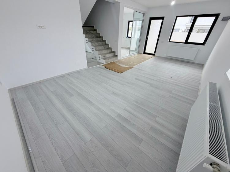 Casa la cheie P+1+M. 7 camere. Pozitie stradala
