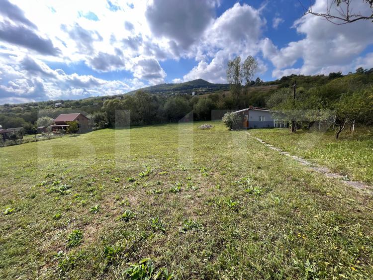 Teren intravilan 2.800 mp. zona Izvorul Rece