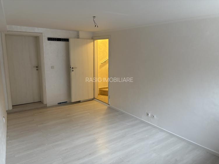 Casă cu 3 camere recent renovată, zona Damaroaia, Bucurestii Noi