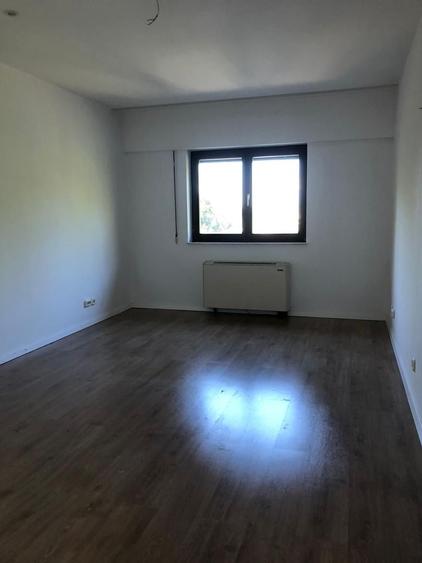 Vila 6 camere cu iesire la lacul Baneasa teren 317 mp