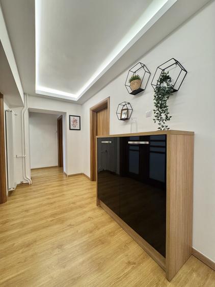 Apartament frumos amenajat cu 4 camere in Decebal-Metrou Muncii