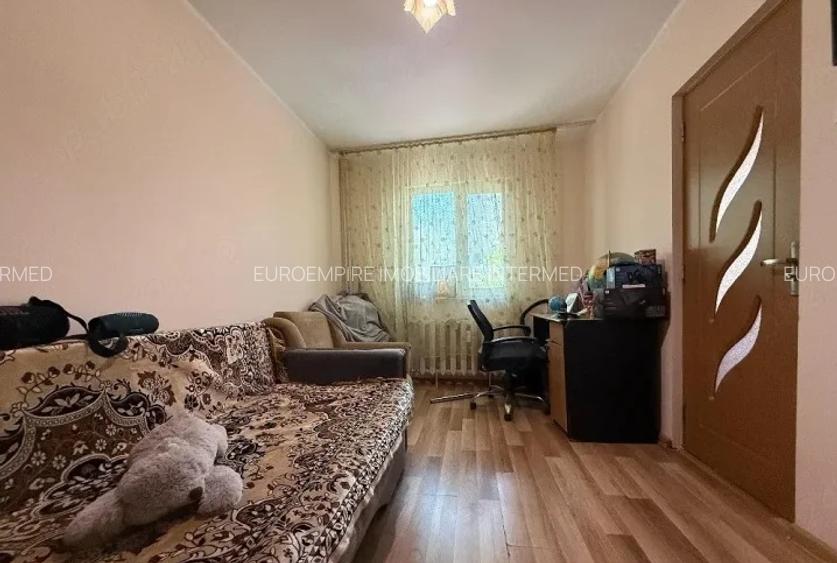 Apartament 2 camere semidecomandat, zona KM 4-5 - 3