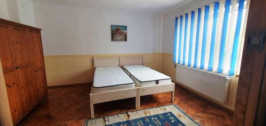 Casa cu suprafata de 140mp si teren 542mp,centrul localitatii Cristian
