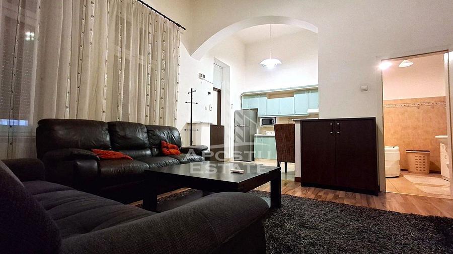 Apartament 2 camere Ultracentral Etaj 1, cu Garaj