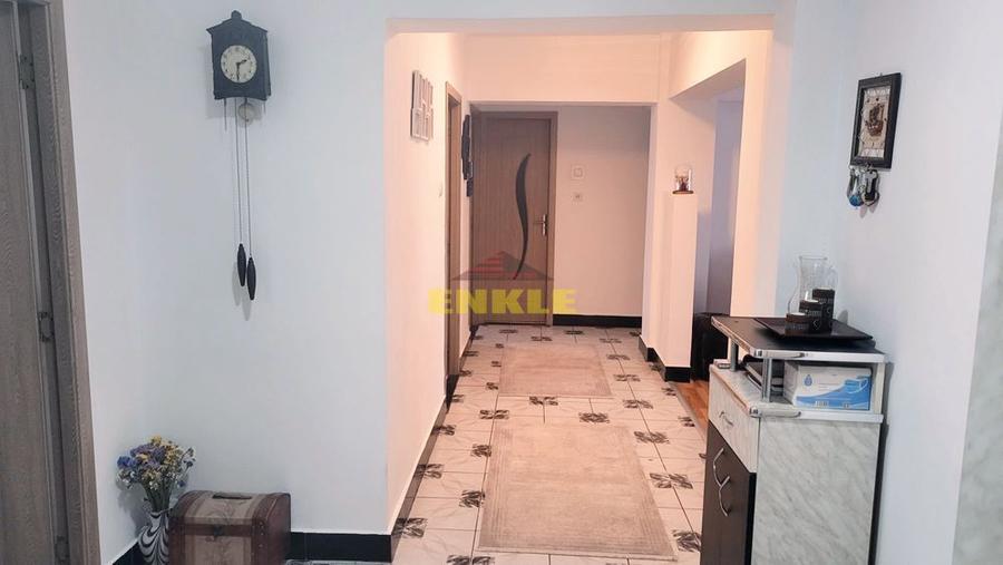 Apartament 4 camere, 84 mp, 2 băi, 2 balcoane, loc parcare+ boxa