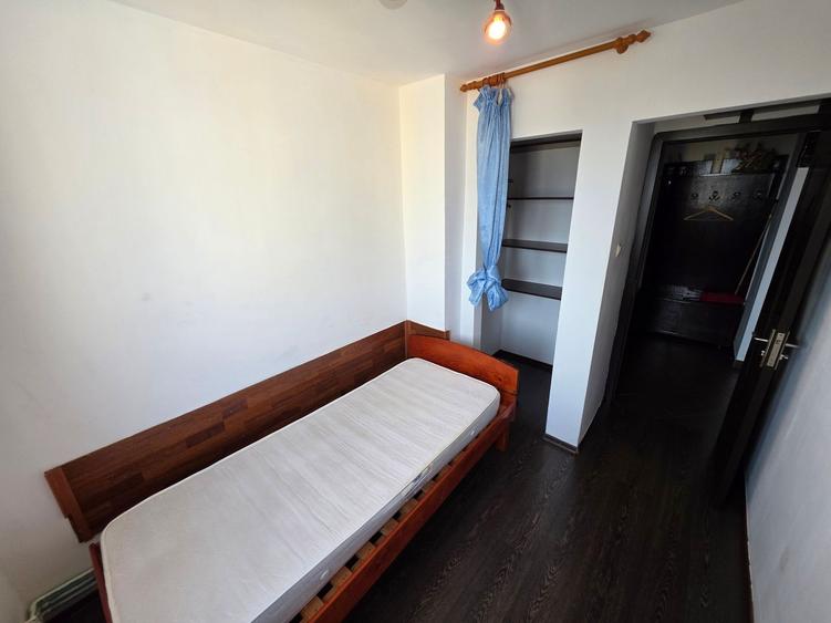 Apartament 2 camere transformat in 3 camere zona KM 4-5