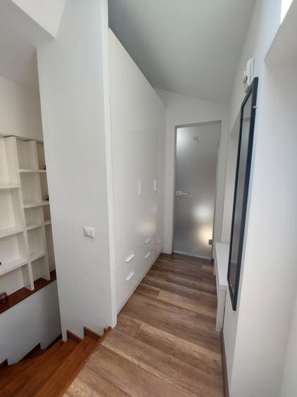 Inchiriere apartament 2 camere tip duplex, Universitate, Teatrul National