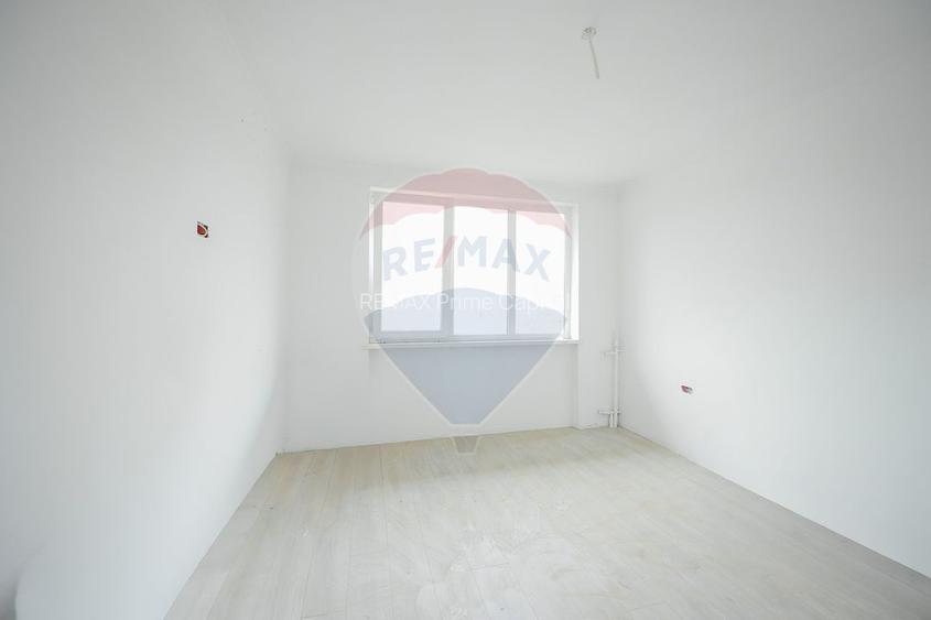 De vânzare apartament cu 2 camere, renovat, în zona Rogerius - 4