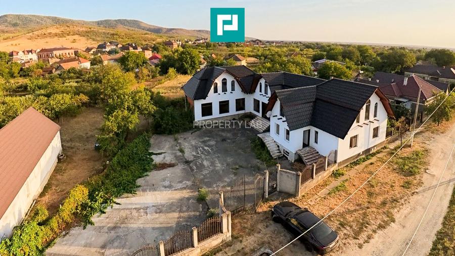 Casă 465 mp  cu posibilități multiple în Covăsânț - 2