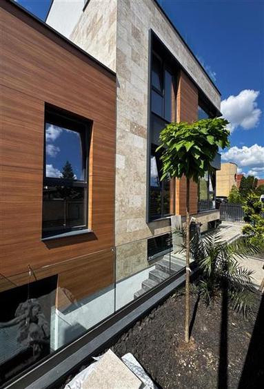 Apartament cu 4 camere, 125 mp utili, situat in cartierul Andrei Muresanu !