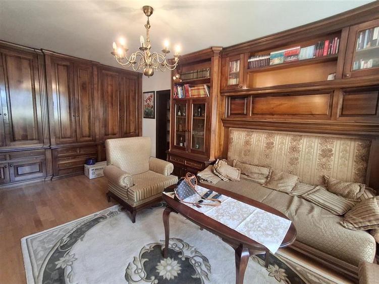 Apartament 2 camere balcon parcare zona Siretului
