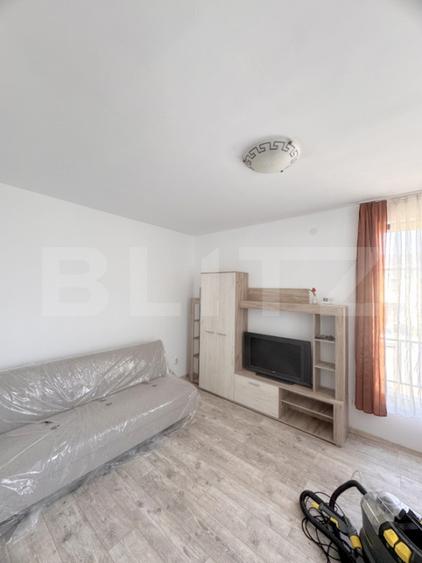 Cladire multifunctionala, pensiune plus casa, parcari private