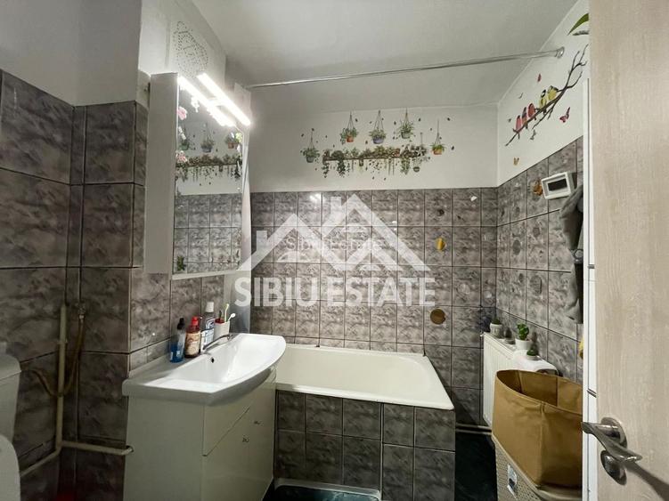 Apartament decomadat cu 3 camere, etaj 2 Cartier Valea Aurie - 8