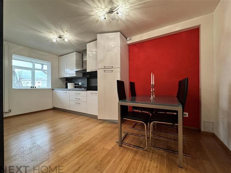 APARTAMENT 2 CAMERE , 2 STEJARI