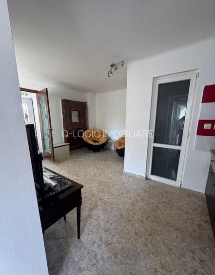 Casa 2 camere libera la vanzare RASNOV - 2