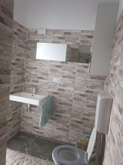 Apartament de 2 camere, semidecomandat, 60mp + terasa 40mp, zona teilor