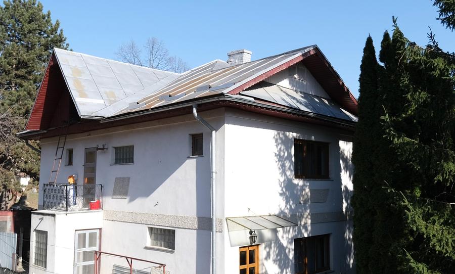 Vanzare casa D+P+1+pod si 519 mp teren in Piatra Neamt compusa din 2 apartamente